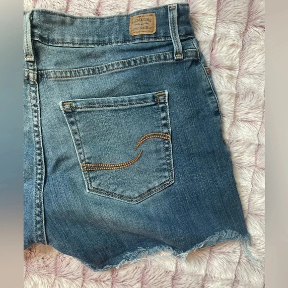 Levi Strauss Signature Jean denim shorts frayed distressed style  size 2- W26 - Picture 10 of 14